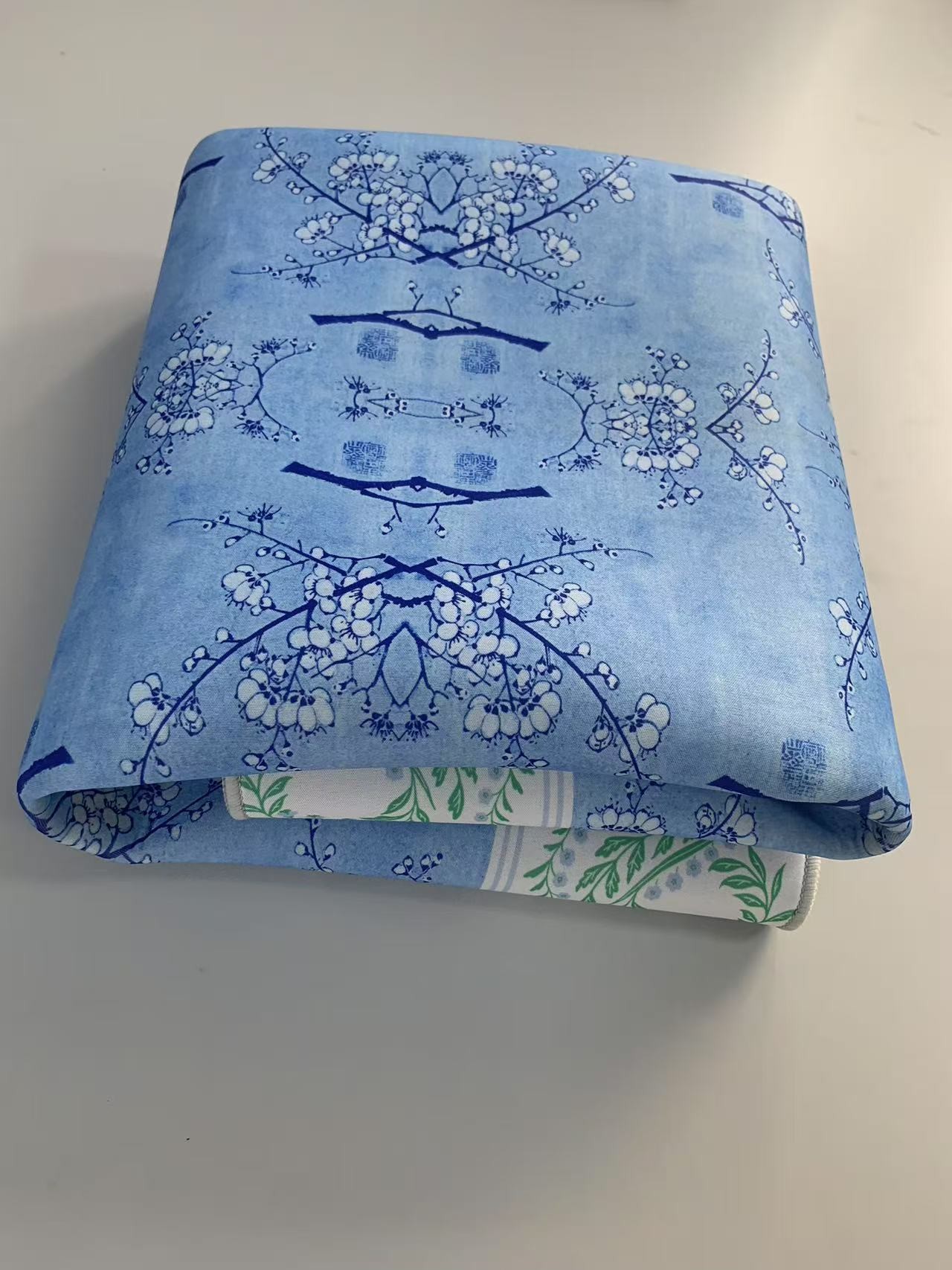 游戲桌墊那種好，橡膠雙面布印刷定制